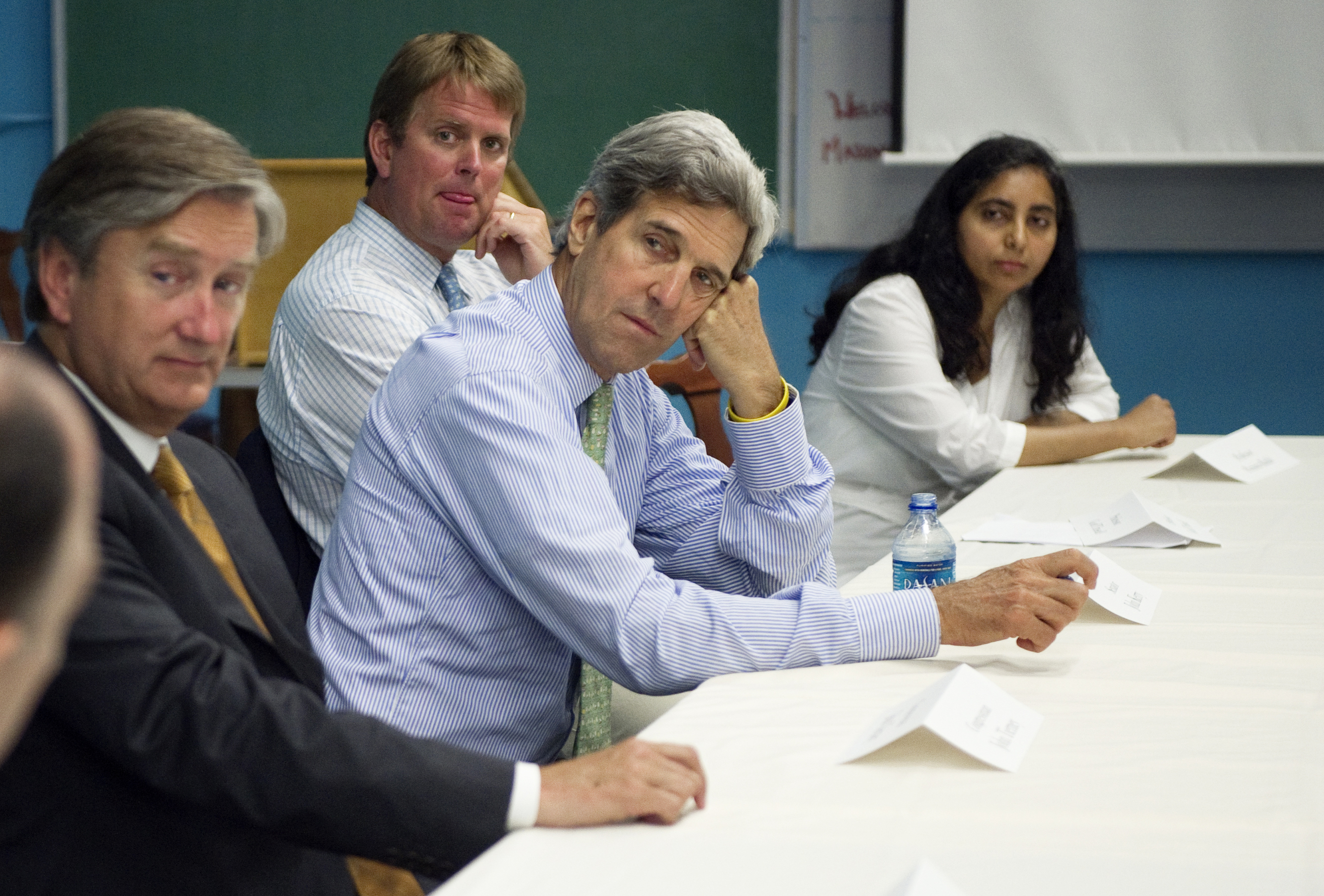 Senator Kerry, Prof. Makris, Prof. Ratilal and other State and Regional officials dicussing the use of OAWRS for the future of New England fisheries images